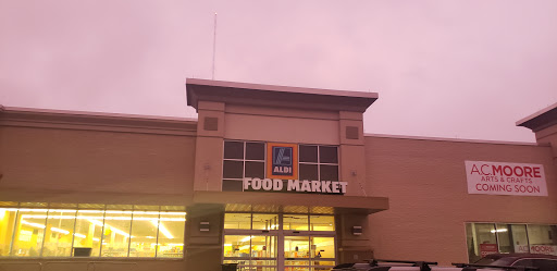 Supermarket «ALDI», reviews and photos, 630 Fellsway, Medford, MA 02155, USA