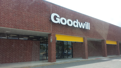 Thrift Store «Goodwill Turnberry Retail Store», reviews and photos, 12638 Jefferson Ave #30, Newport News, VA 23602, USA