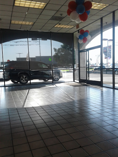 Toyota Dealer «Inland Empire Used Car Supercenter», reviews and photos, 650 Auto Center Dr W, San Bernardino, CA 92408, USA