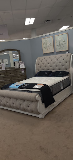 Furniture Store «Raymour & Flanigan Furniture and Mattress Store», reviews and photos, 150 Harmon Meadow Blvd, Secaucus, NJ 07094, USA