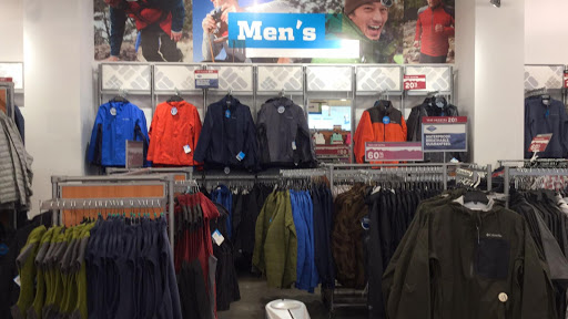 Sportswear Store «Columbia Sportswear Outlet Store», reviews and photos, 5885 Gulf Fwy #301, Texas City, TX 77591, USA