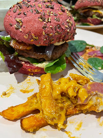 Hamburger végétarien du Restaurant végétalien Gurou à La Rochelle - n°17
