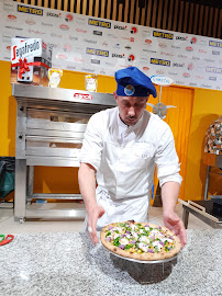 Photos du propriétaire du Pizzas à emporter Divino-Pizzeria-Sassenage-champion de France de la pizza - n°15