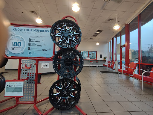 Tire Shop «Discount Tire Store - Tigard, OR», reviews and photos, 11462 SW Pacific Hwy, Tigard, OR 97223, USA