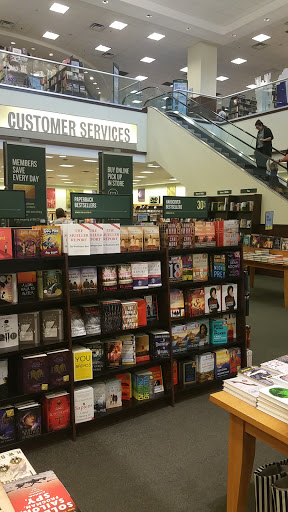 Book Store «Barnes & Noble», reviews and photos, 1 Levee Way, Newport, KY 41071, USA