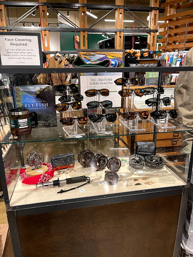 Clothing Store «L.L. Bean», reviews and photos, 75 Evergreen Way, South Windsor, CT 06074, USA