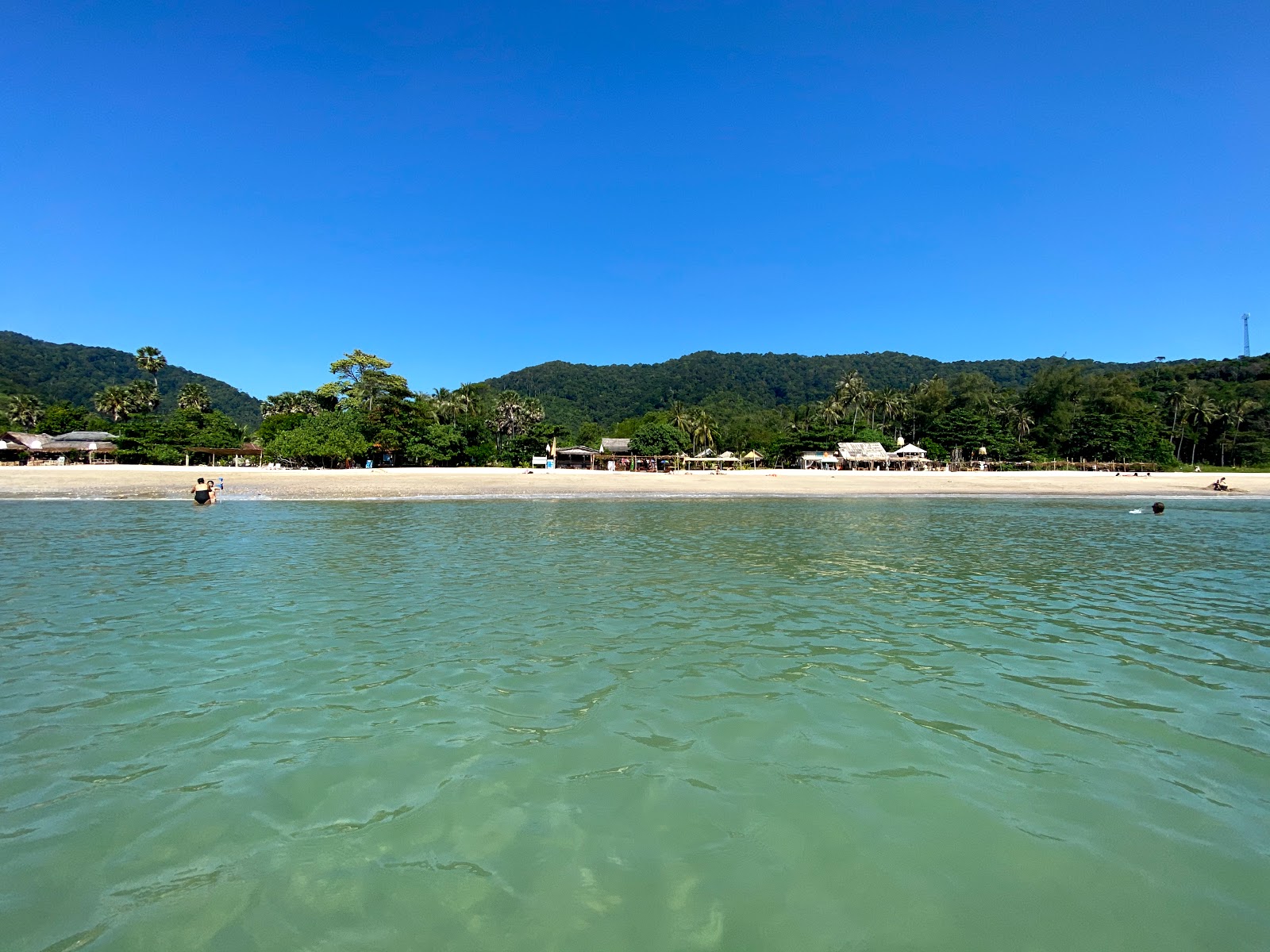 Khlong Chak Beach'in fotoğrafı doğrudan plaj ile birlikte