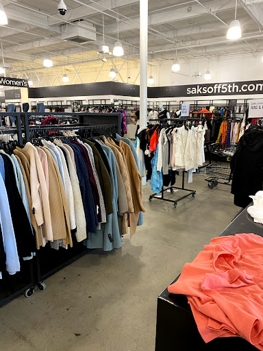 Department Store «Saks OFF 5TH», reviews and photos, 21500 Victory Blvd, Woodland Hills, CA 91367, USA