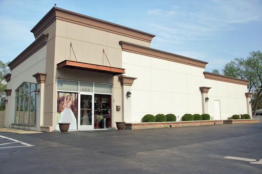 Royal Bridal & Tuxedo, 621 St Charles Rd, Villa Park, IL 60181, USA, 