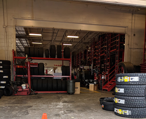 Tire Shop «Discount Tire Store», reviews and photos, 8219 Research Blvd, Austin, TX 78758, USA