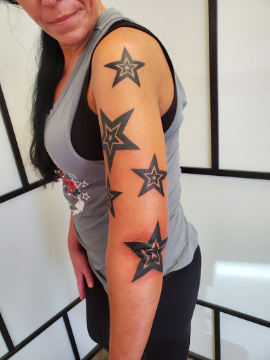 Tattoo Shop «Cherokee Creek Tattoo», reviews and photos, 32449 Ford Rd, Garden City, MI 48135, USA