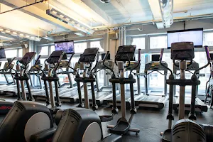 Crunch Fitness - 38th Street image
