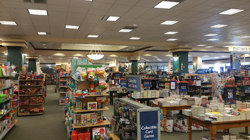 Book Store «Barnes & Noble Booksellers Encinitas», reviews and photos, 1040 N El Camino Real # 104, Encinitas, CA 92024, USA