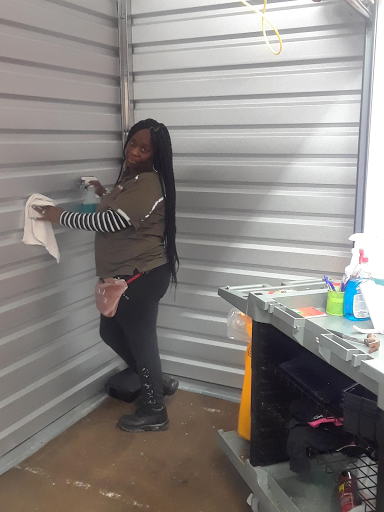 Truck Rental Agency «U-Haul Moving & Storage at Belair Rd», reviews and photos, 4650 Belair Rd, Baltimore, MD 21206, USA