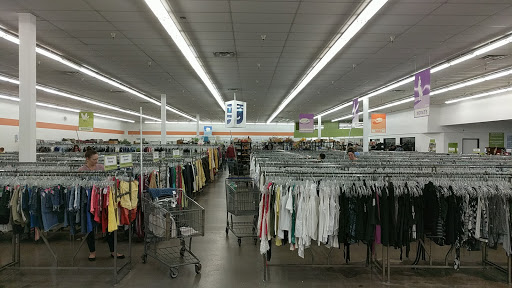 Thrift Store «40th St & Thunderbird Goodwill Retail Store & Donation Center», reviews and photos