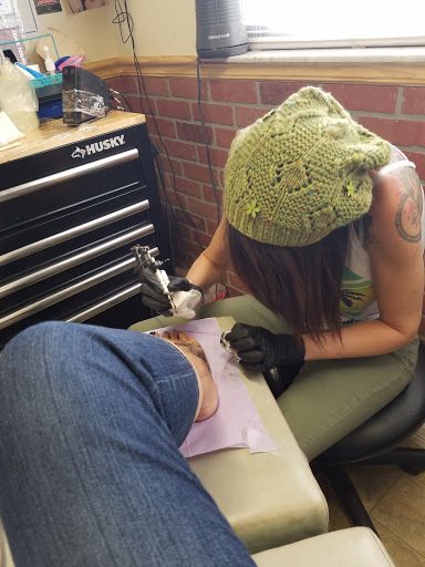 Tattoo Shop «The Lizard Lounge Tattoo Kissimmee», reviews and photos, 4519 S Orange Blossom Trail, Kissimmee, FL 34746, USA