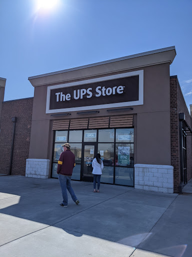 Shipping and Mailing Service «The UPS Store», reviews and photos, 2355 Fairview Ave N, Roseville, MN 55113, USA