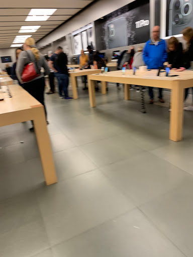 Computer Store «Apple King of Prussia», reviews and photos, 160 N Gulph Rd, King of Prussia, PA 19406, USA