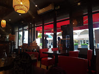Atmosphère du Café Restaurant Le Commerce à Arcachon - n°6