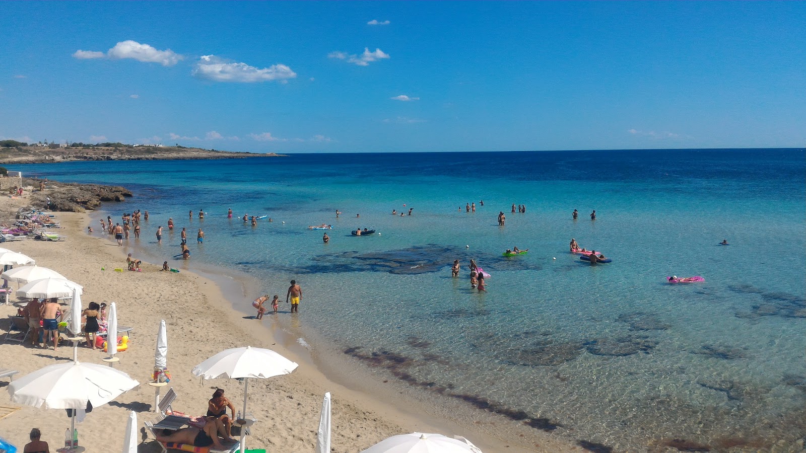 Foto di Spiaggia Lido Bruno con una superficie del sabbia marrone