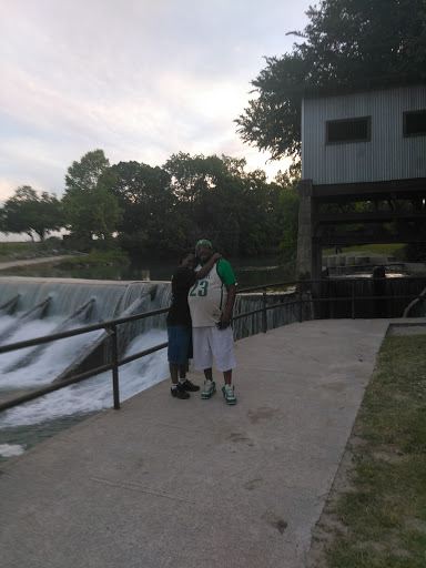 Golf Course «Luling Municipal Golf Course», reviews and photos, 1025 S Magnolia Ave, Luling, TX 78648, USA