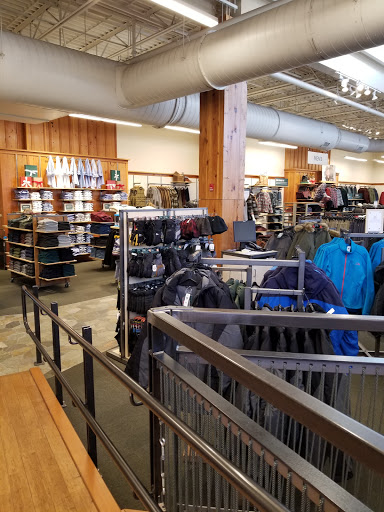 Clothing Store «L.L. Bean», reviews and photos, 6 Wayside Rd, Burlington, MA 01803, USA