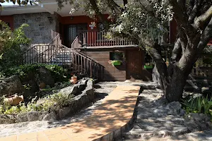 La casa de Galapagar, apartamentos turísticos image
