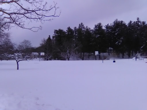 Golf Course «Amesbury Pines Disc Golf Course», reviews and photos, Highland St, Amesbury, MA 01913, USA