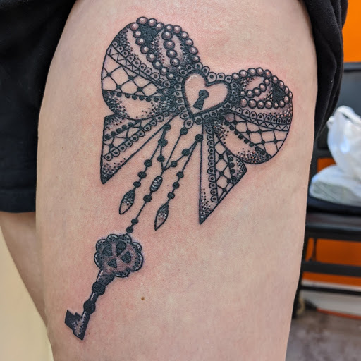 Tattoo Shop «Crazy Lady Ink», reviews and photos, 205 Lewis St S, Shakopee, MN 55379, USA