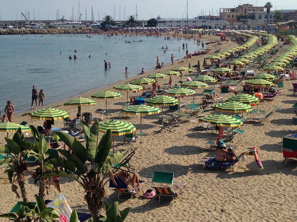 Foto di Spiaggia di Corso Trento Trieste con abbastanza pulita livello di pulizia