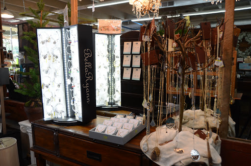 Florist «Sharp Floral & Gifts», reviews and photos, 584 Broadway Ave, New Johnsonville, TN 37134, USA