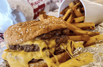 Cheeseburger du Restaurant de hamburgers Five Guys Toulouse Blagnac - n°14