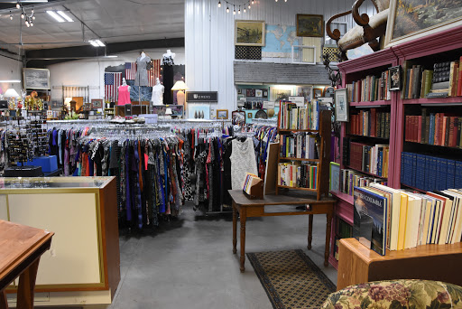 Non-Profit Organization «Drop Inn Resale Store Iowa City», reviews and photos, 1650 Sycamore St, Iowa City, IA 52240, USA