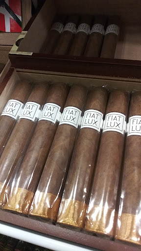 Tobacco Shop «Tobacco Town», reviews and photos, 17108 Fort St, Riverview, MI 48193, USA