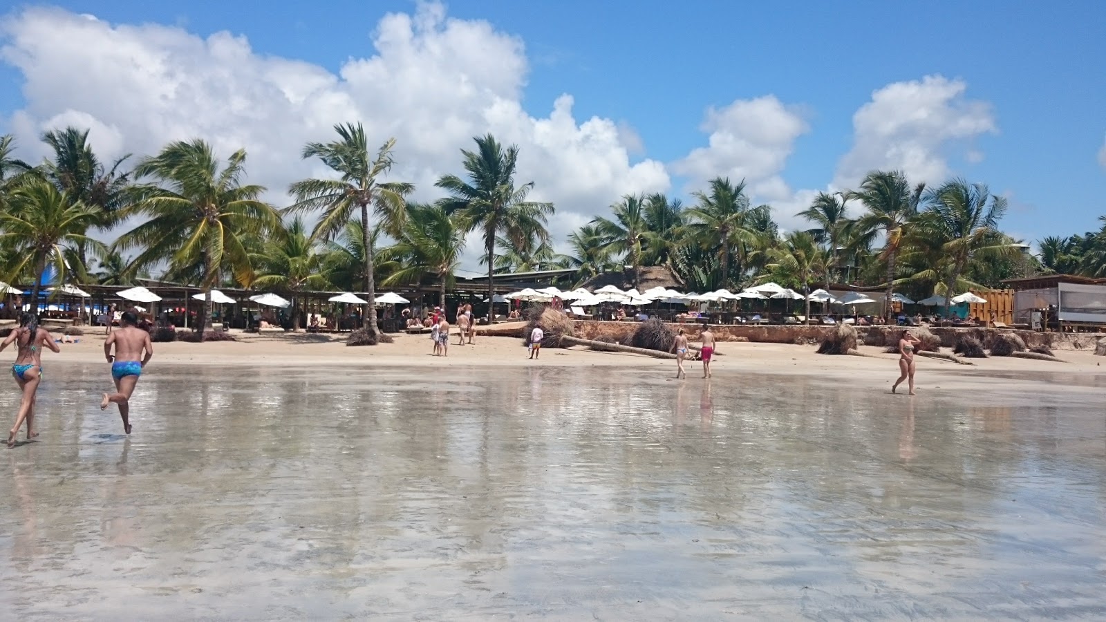 Fotografie cu Praia de Sauacui - locul popular printre cunoscătorii de relaxare