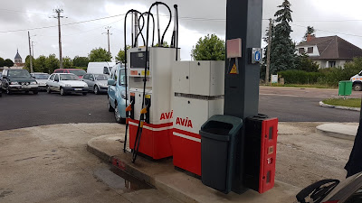 STATION SERVICE à Laignes