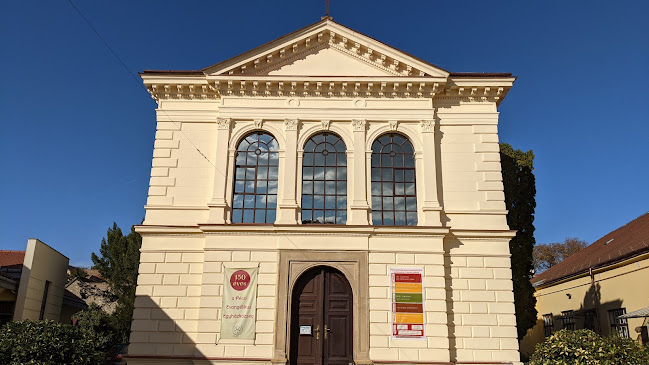 Értékelések erről a helyről: Pécsi Evangélikus Egyházközség temploma, Pécs - Templom