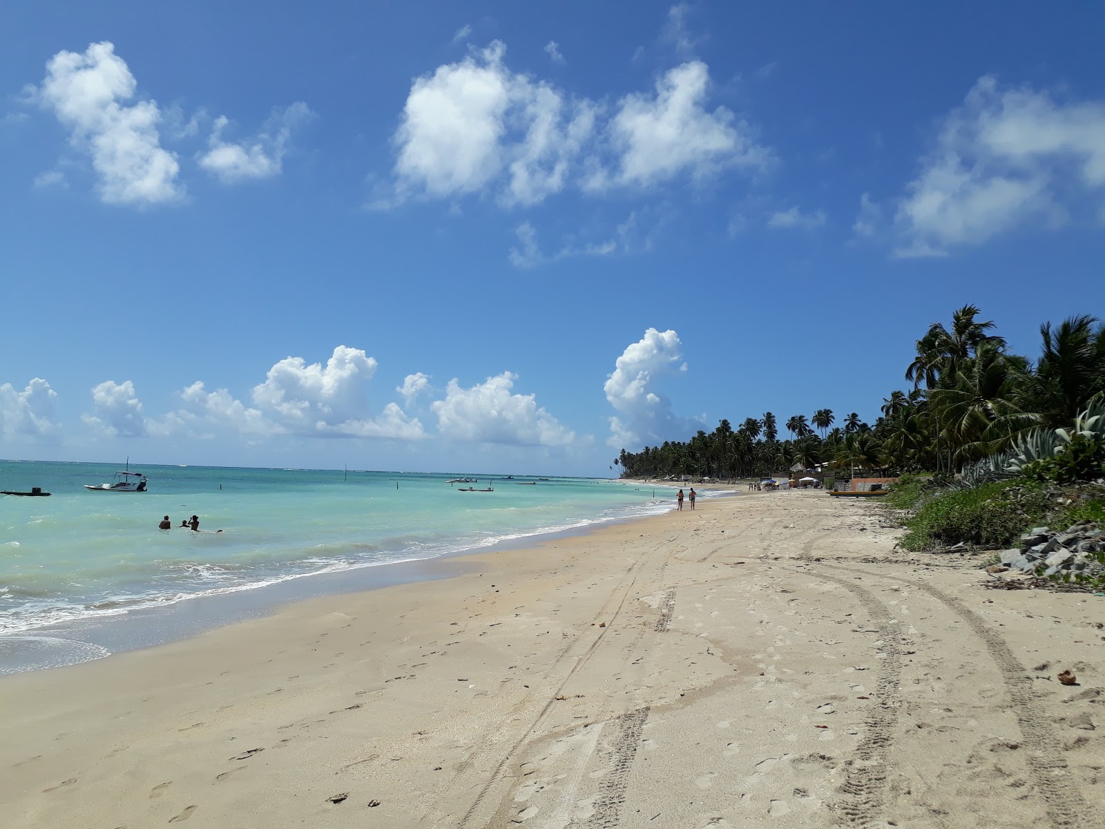 Foto di Praia de Ipioca II con una superficie del sabbia beige