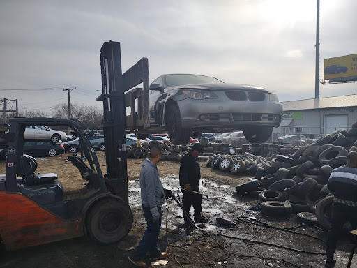 Used Car Dealer «Advance Auto Mart», reviews and photos, 5400 W North Ave, Chicago, IL 60639, USA