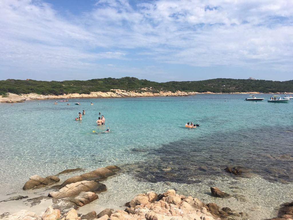 Fotografija Cala Andreani nahaja se v naravnem okolju