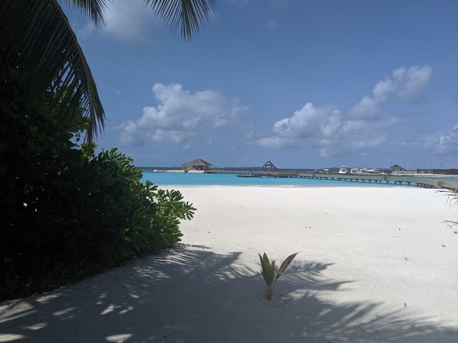 Valokuva Faarufushi Resort islandista. ja asutus