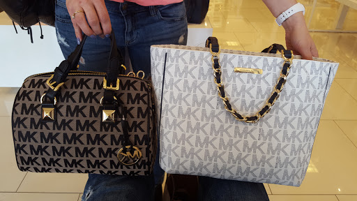 Fashion Accessories Store «Michael Kors», reviews and photos, 348 Nut Tree Rd #348, Vacaville, CA 95687, USA