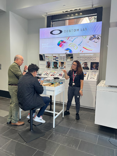 Sunglasses Store «Oakley Store», reviews and photos, 654 Spectrum Center Dr, Irvine, CA 92618, USA