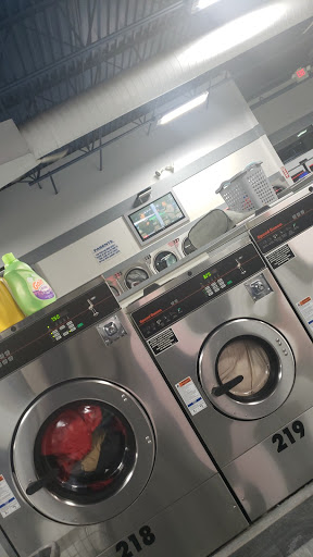 Laundromat «Laundry Kingdom Of Shirley», reviews and photos, 579 Montauk Hwy, Shirley, NY 11967, USA