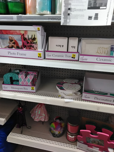 Discount Store «Dollar General», reviews and photos, 2239 Woodson Rd, Overland, MO 63114, USA