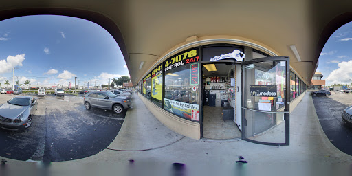 Locksmith «Smiley Locksmith», reviews and photos, 30 E Oakland Park Blvd, Wilton Manors, FL 33334, USA