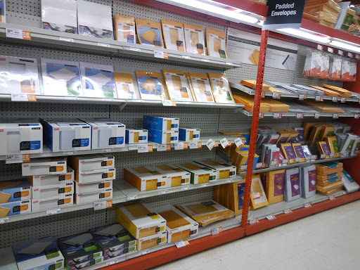 Office Supply Store «Staples», reviews and photos, 23131 Michigan Ave, Dearborn, MI 48124, USA