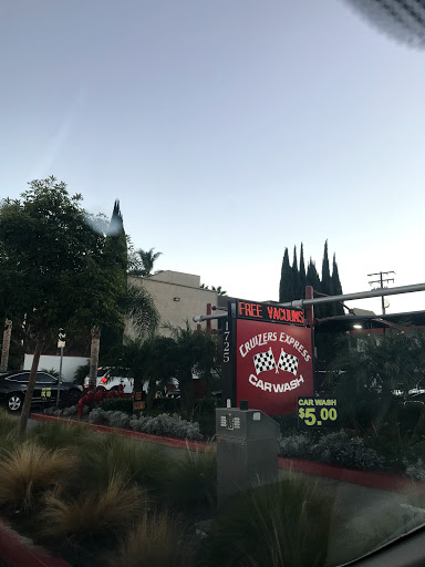 Car Wash «Cruizers Express Car Wash», reviews and photos, 1725 S Brookhurst St, Anaheim, CA 92804, USA