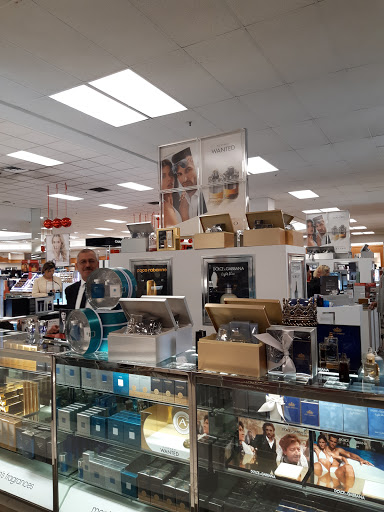 Shopping Mall «Visalia Mall», reviews and photos, 2031 S Mooney Blvd, Visalia, CA 93277, USA