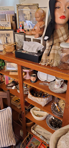 Antique Store «M & M Antiques & Collectibles», reviews and photos, 123 N Lewis St, Monroe, WA 98272, USA